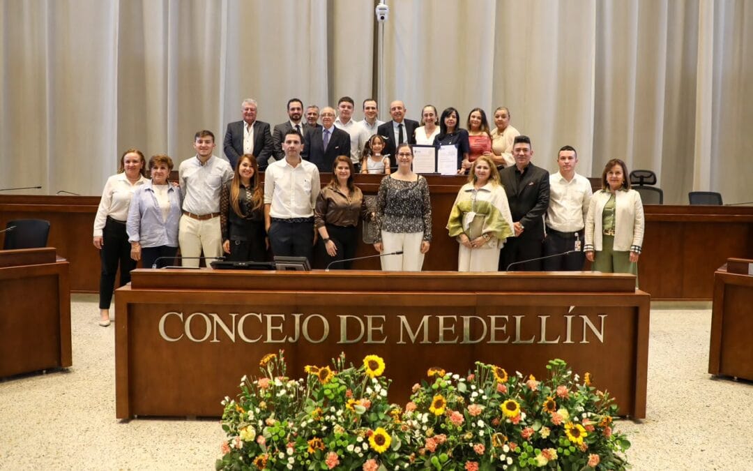 Distribuidora de Químicos Industriales S.A. recibió por parte del Consejo de Medellin, la Orden al Mérito Don Juan del Corral, Grado Plata
